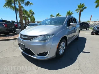2017 Chrysler Pacifica Touring L 121.6" WB