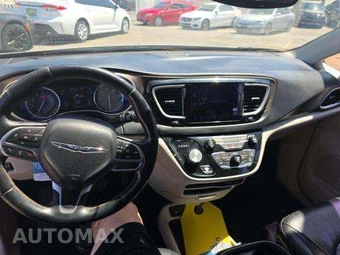 2017 Chrysler Pacifica Touring L 121.6" WB – miniatura 11
