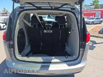 2017 Chrysler Pacifica Touring L 121.6" WB – miniatura 16