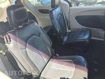2017 Chrysler Pacifica Touring L 121.6" WB – miniatura 18