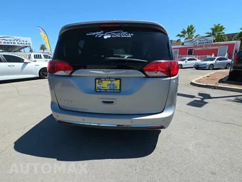 2017 Chrysler Pacifica Touring L 121.6" WB – miniatura 4
