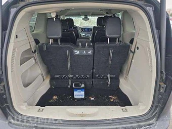 2017 Chrysler Pacifica Touring L 121.6" WB – miniatura 16