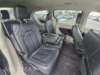 2017 Chrysler Pacifica Touring L 121.6" WB – miniatura 18