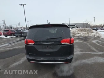 2017 Chrysler Pacifica Touring L 121.6" WB – miniatura 4