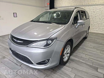2017 Chrysler Pacifica Touring L 121.6" WB