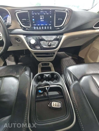 2017 Chrysler Pacifica Touring L 121.6" WB – miniatura 10