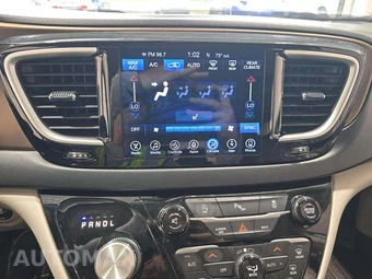 2017 Chrysler Pacifica Touring L 121.6" WB – miniatura 25