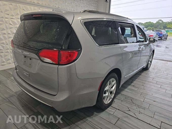 2017 Chrysler Pacifica Touring L 121.6" WB – miniatura 3