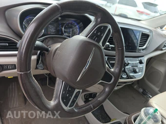 2017 Chrysler Pacifica Touring L 121.6" WB – miniatura 10