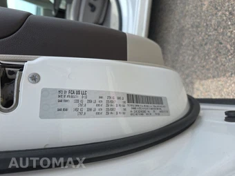 2017 Chrysler Pacifica Touring L 121.6" WB – miniatura 14