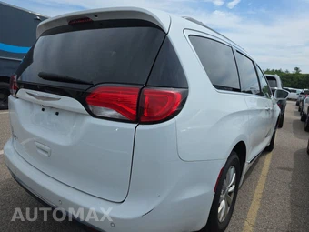 2017 Chrysler Pacifica Touring L 121.6" WB – miniatura 4