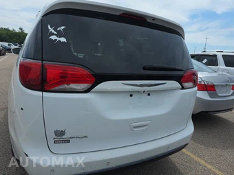 2017 Chrysler Pacifica Touring L 121.6" WB – miniatura 5