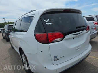 2017 Chrysler Pacifica Touring L 121.6" WB – miniatura 6