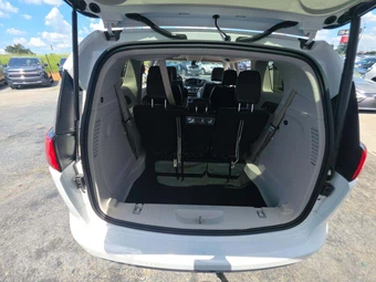 2017 Chrysler Pacifica Touring L 121.6" WB – miniatura 12