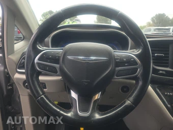 2017 Chrysler Pacifica Touring L 121.6" WB – miniatura 10