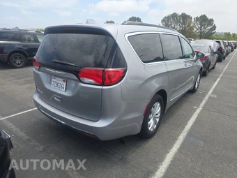 2017 Chrysler Pacifica Touring L 121.6" WB – miniatura 4