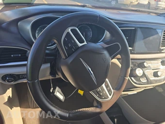 2017 Chrysler Pacifica Touring L 121.6" WB – miniatura 10