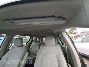 2017 Chrysler Pacifica Touring L 121.6" WB – miniatura 11