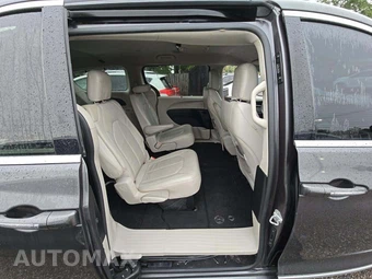 2017 Chrysler Pacifica Touring L 121.6" WB – miniatura 17