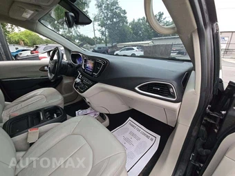 2017 Chrysler Pacifica Touring L 121.6" WB – miniatura 20
