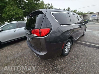 2017 Chrysler Pacifica Touring L 121.6" WB – miniatura 3