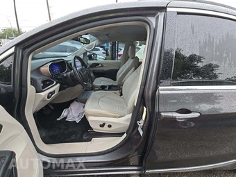 2017 Chrysler Pacifica Touring L 121.6" WB – miniatura 6