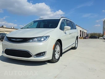 2017 Chrysler Pacifica Touring L 121.6" WB
