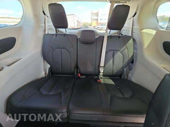 2017 Chrysler Pacifica Touring L 121.6" WB – miniatura 15