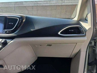 2017 Chrysler Pacifica Touring L 121.6" WB – miniatura 21