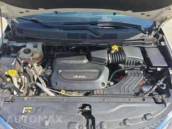 2017 Chrysler Pacifica Touring L 121.6" WB – miniatura 30