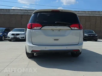 2017 Chrysler Pacifica Touring L 121.6" WB – miniatura 4