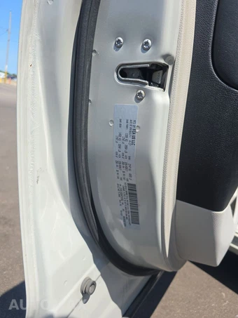 2017 Chrysler Pacifica Touring L 121.6" WB – miniatura 15