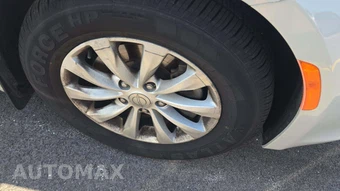 2017 Chrysler Pacifica Touring L 121.6" WB – miniatura 22