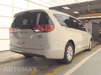 2017 Chrysler Pacifica Touring L 121.6" WB – miniatura 4