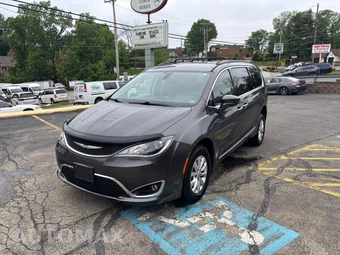 2017 Chrysler Pacifica Touring L 121.6" WB - miniatura 5