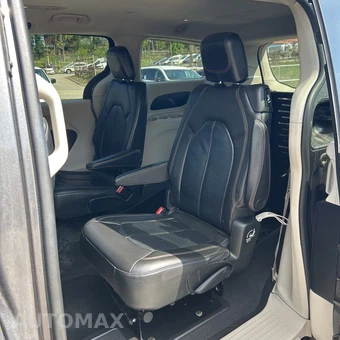 2017 Chrysler Pacifica Touring L 121.6" WB - miniatura 6