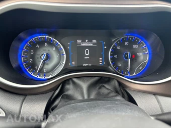 2017 Chrysler Pacifica Touring L 121.6" WB - miniatura 9
