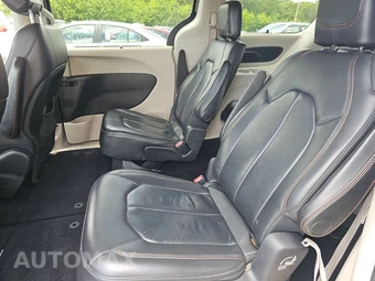 2017 Chrysler Pacifica Touring L 121.6" WB – miniatura 13