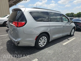 2017 Chrysler Pacifica Touring L 121.6" WB – miniatura 4