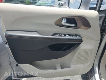 2017 Chrysler Pacifica Touring L 121.6" WB – miniatura 9