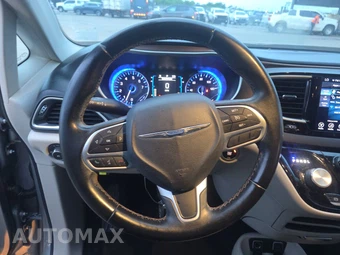 2017 Chrysler Pacifica Touring L 121.6" WB – miniatura 10