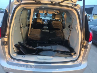 2017 Chrysler Pacifica Touring L 121.6" WB – miniatura 17