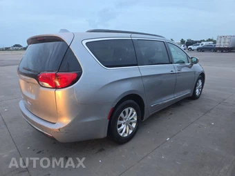 2017 Chrysler Pacifica Touring L 121.6" WB – miniatura 4