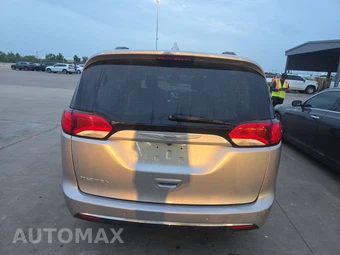 2017 Chrysler Pacifica Touring L 121.6" WB – miniatura 5