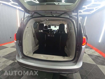 2017 Chrysler Pacifica Touring L 121.6" WB – miniatura 12