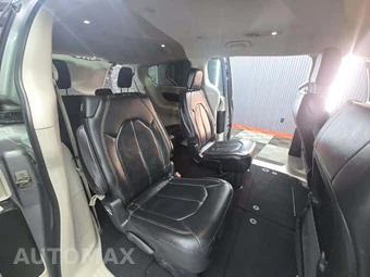 2017 Chrysler Pacifica Touring L 121.6" WB – miniatura 14