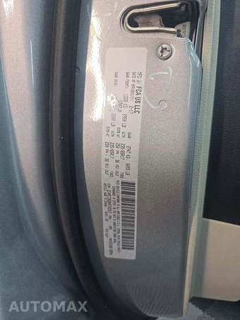 2017 Chrysler Pacifica Touring L 121.6" WB – miniatura 2