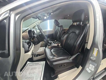 2017 Chrysler Pacifica Touring L 121.6" WB – miniatura 3