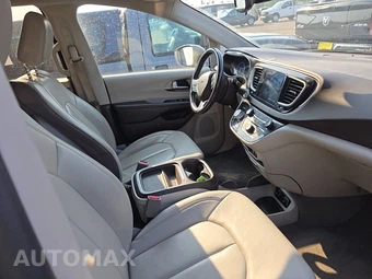 2017 Chrysler Pacifica Touring L 121.6" WB - miniatura 8