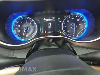 2017 Chrysler Pacifica Touring L 121.6" WB - miniatura 10
